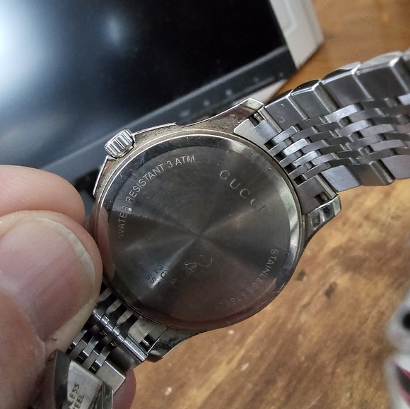 Gucci mens 126.4 quartz watch - Picture 4 of 10